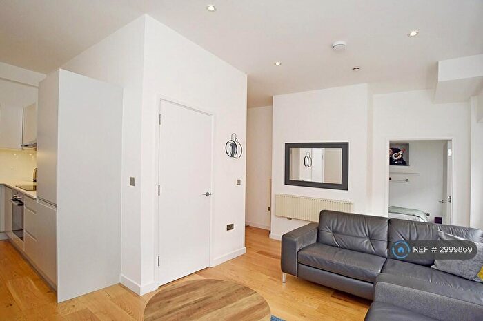 1 Bedroom Flat To Rent In High Street, Maidenhead, SL6