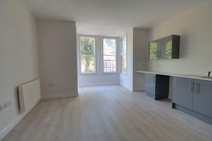 1 Bedroom Apartment To Rent In Westbourne Avenue, Hull, HU5