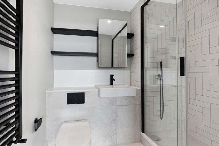 2 Bedroom Flat To Rent In Clifton Mansions, Park Avenue, NW2
