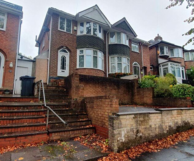 3 Bedroom Semi-Detached House For Sale In Falconhurst Road, Birmingham, West Midlands, B29