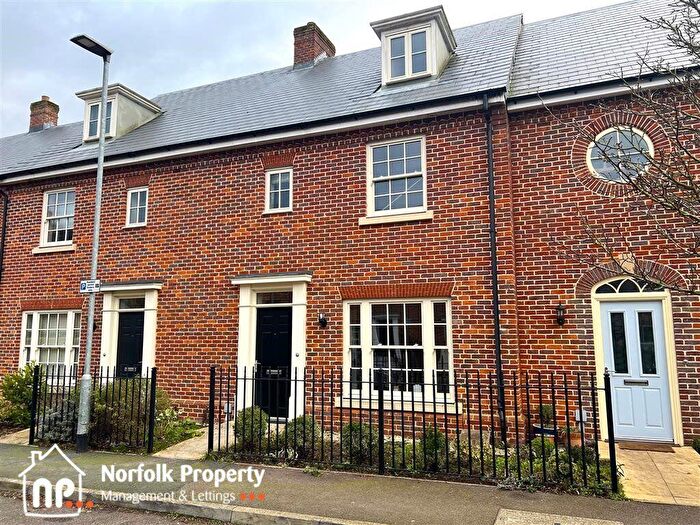 4 Bedroom Town House To Rent In South City, NR1