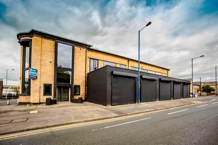 Property To Rent In White Abbey Road, Bradford, BD8