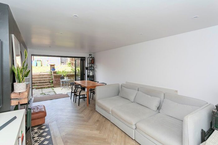 1 Bedroom End Of Terrace House To Rent In Valleyside, Hemel Hempstead, Hertfordshire, HP1