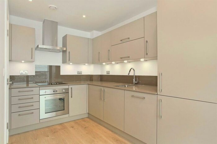 3 Bedroom Apartment To Rent In Verney Road London, SE16