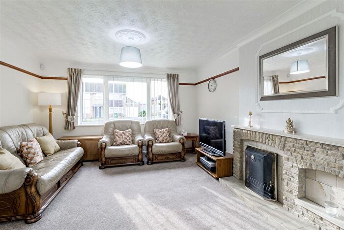 4 Bedroom Detached House For Sale In Oakley Drive, Wellingborough, NN8