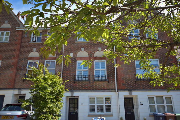 3 Bedroom Terraced House To Rent In Don Bosco Close, Oxford, OX4