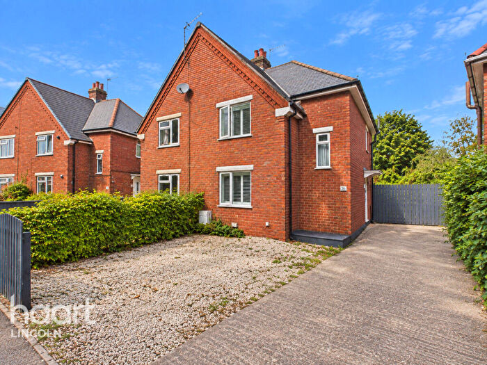 3 Bedroom Semi-Detached House For Sale In The Oval, Lincoln, LN2