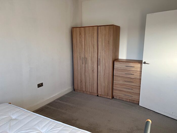 1 Bedroom Flat To Rent In Molly Millars Lane, Wokingham, RG41