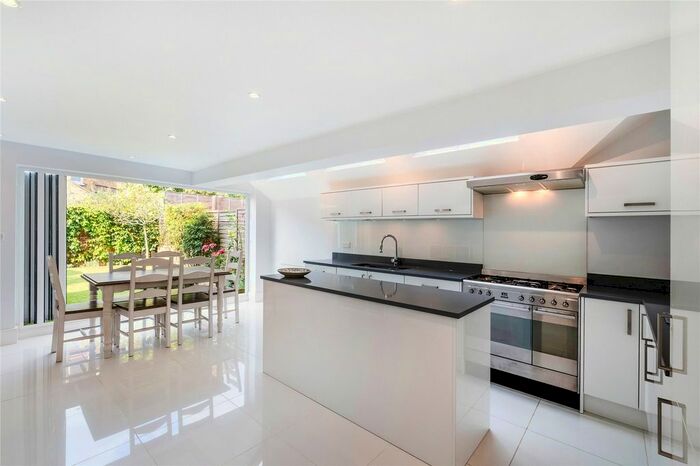 5 Bedroom Terraced House To Rent In Bramfield Road, London, SW11