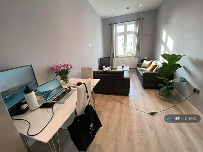 4 Bedroom Flat To Rent In Blackstock Road, London, N5