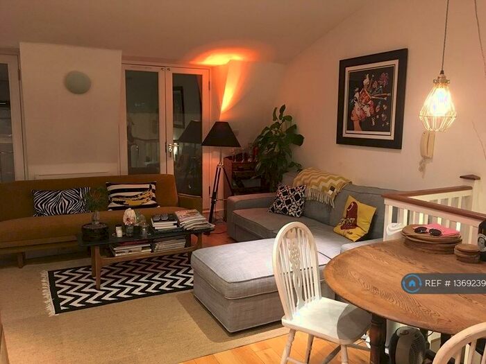 2 Bedroom Maisonette To Rent In Narford Road, London, E5