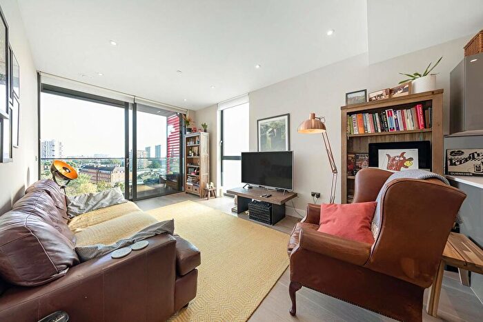 1 Bedroom Flat To Rent In Gwynne Road, Vauxhall, London, SW11