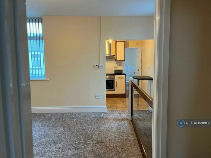 1 Bedroom Flat To Rent In First Floor, Burnley, BB11