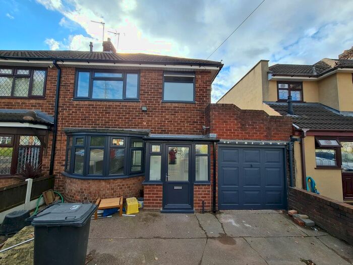 3 Bedroom Semi-Detached House To Rent In March End Road, Wednesfield, WV11