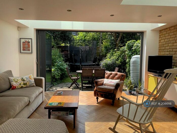 3 Bedroom Terraced House To Rent In St Leonard's Square, London, NW5