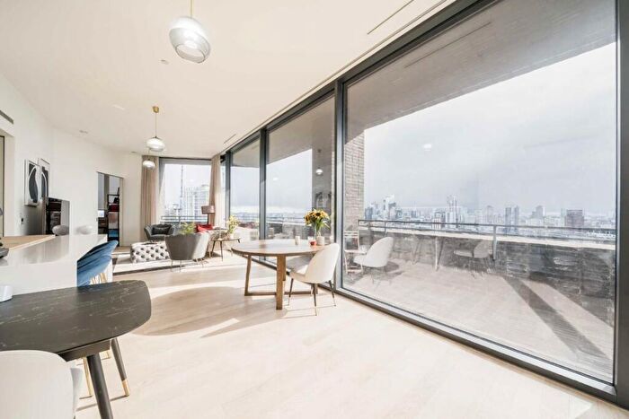 3 Bedroom Flat To Rent In Penn Street, Shoreditch Park, N1