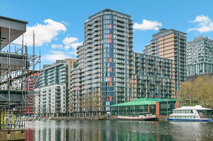 2 Bedroom Apartment To Rent In Millharbour, London, E14