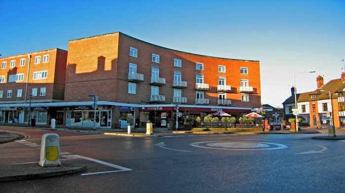 1 Bedroom Flat To Rent In Burkes Road, Beaconsfield, HP9