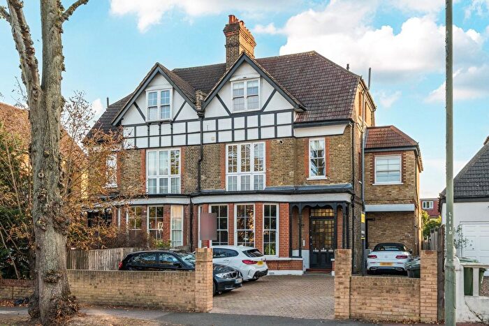 2 Bedroom Flat For Sale In Lennard Road, Beckenham, BR3