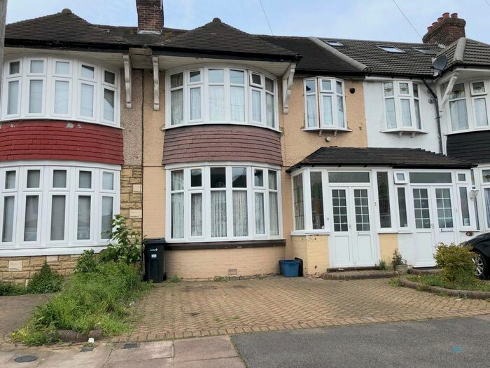 4 Bedroom Terraced House To Rent In Capel Gardens, Seven Kings, IG3
