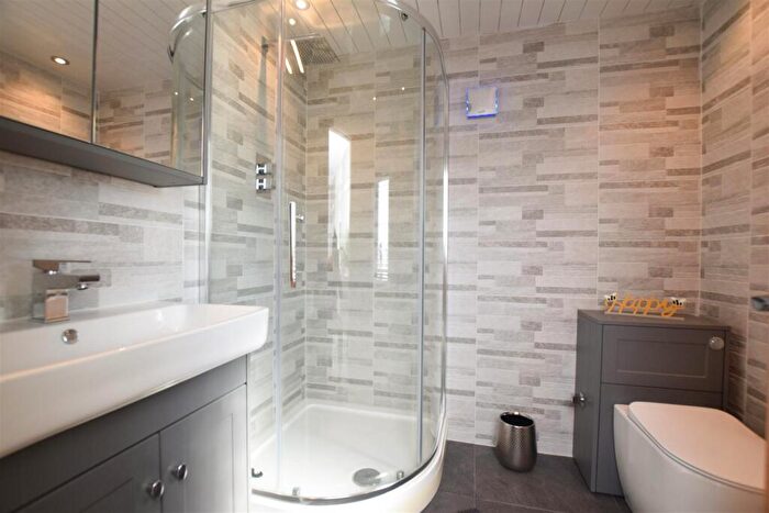 3 Bedroom Detached House For Sale In Silverton Grove, Middleton, Manchester, M24