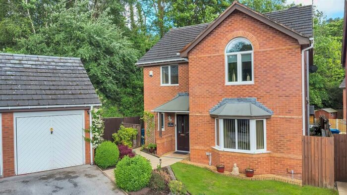 4 Bedroom Detached House For Sale In The Oaks, Trevor, Llangollen, LL20