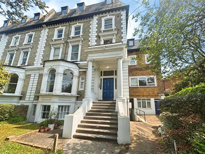 1 Bedroom Flat For Sale In Claremont Road, Surbiton, KT6