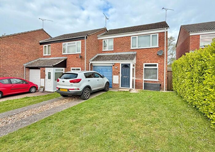 3 Bedroom End Of Terrace House For Sale In Amber Road, Corfe Mullen, BH21