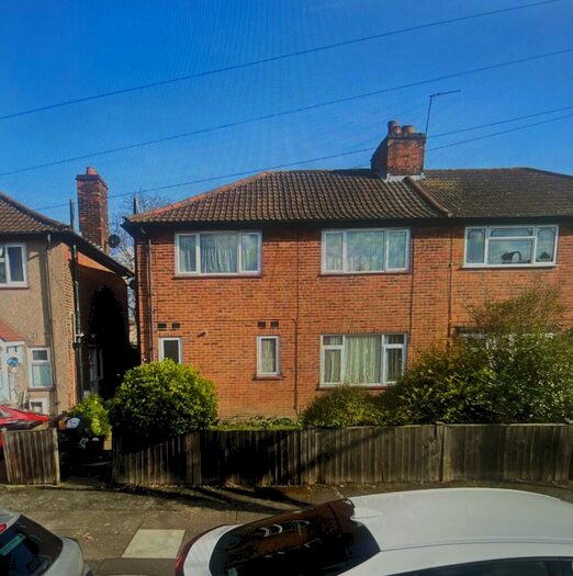 4 Bedroom Terraced House To Rent In Ilford, IG2
