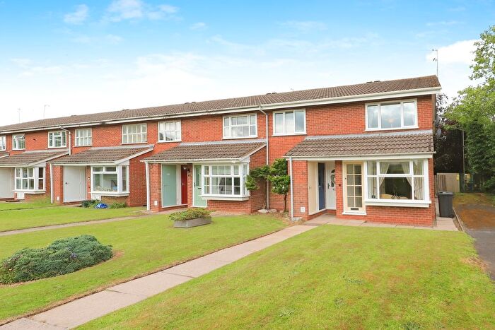 2 Bedroom Maisonette For Sale In Gainsborough Drive, Perton Wolverhampton, Staffordshire, WV6