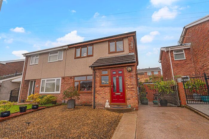 3 Bedroom Semi Detached House For Sale In Clos-Yr-Eirin, Bridgend, CF31