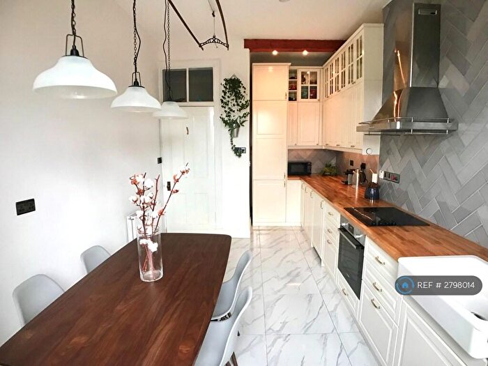 2 Bedroom Flat To Rent In Barrington Drive, Glasgow, G4