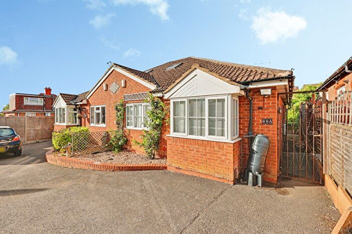 3 Bedroom Semi Detached Bungalow For Sale In Newington Road, Northampton, NN2