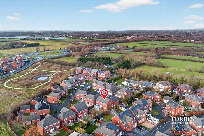 5 Bedroom Detached House For Sale In Willowbank Close, Farington Moss, Leyland, PR26