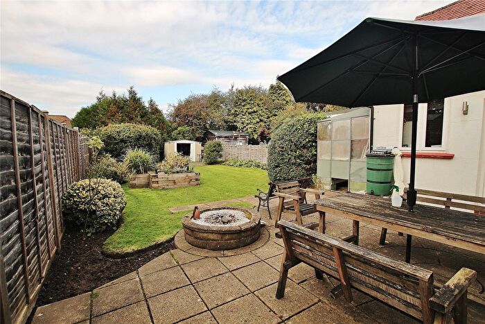 2 Bedroom Bungalow For Sale In Knaphill, Woking, Surrey, GU21