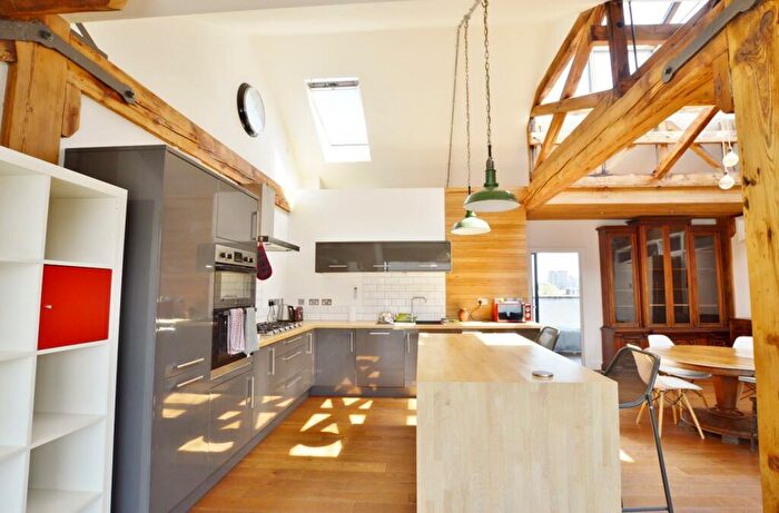 3 Bedroom Flat To Rent In Fawe Street, London, E14