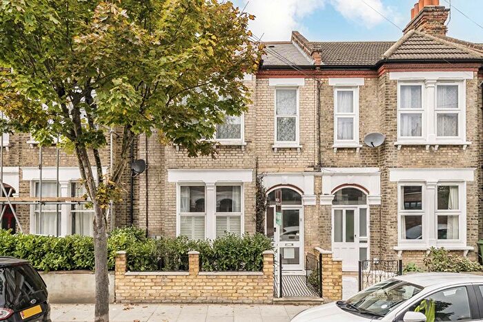 2 Bedroom Flat For Sale In Avarn Road, Tooting, SW17