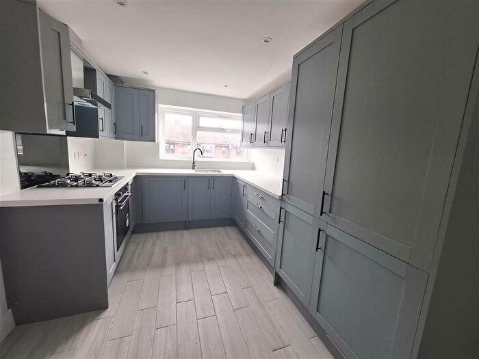 4 Bedroom Maisonette To Rent In Avon Square, Hemel Hempstead, HP2