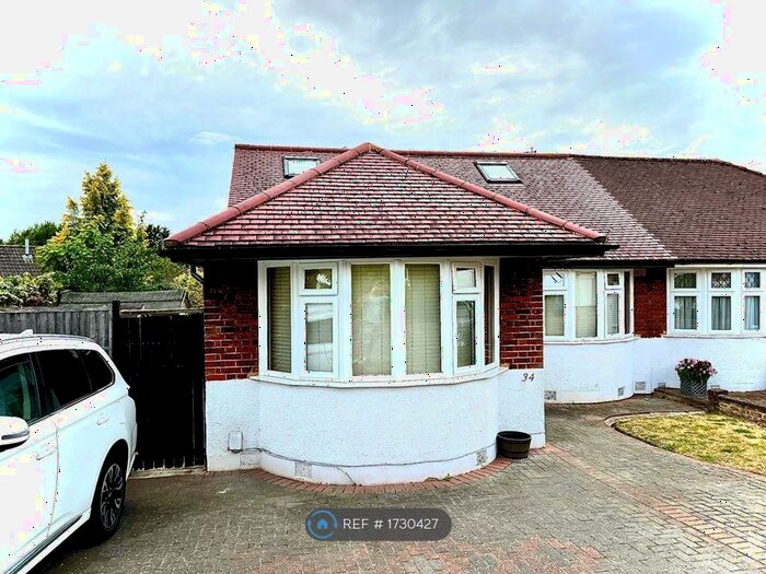 4 Bedroom Bungalow To Rent In The Byway, Potters Bar, EN6