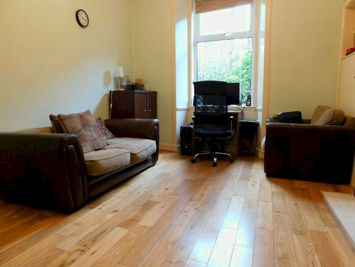1 Bedroom Flat To Rent In Westfield Road, Gorgie, Edinburgh, EH11
