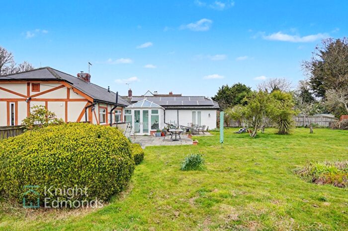 4 Bedroom Detached House For Sale In Headcorn Road, Biddenden, TN27