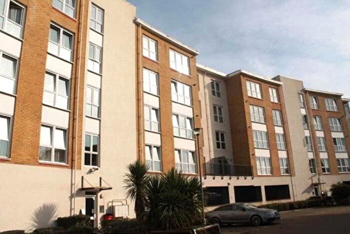 1 Bedroom Flat To Rent In Admirals Way, Gravesend, Kent, DA12