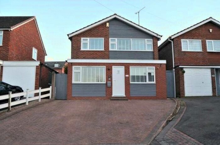 3 Bedroom Detached House To Rent In Hopyard Close, Dudley, West Midlands, DY3