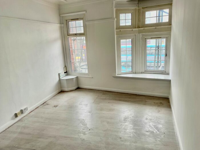 2 Bedroom Flat To Rent In London Road, Westcliff-On-Sea, SS0