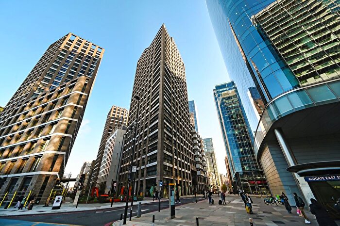 2 Bedroom Flat To Rent In Wiverton Tower, Aldgate East, E1