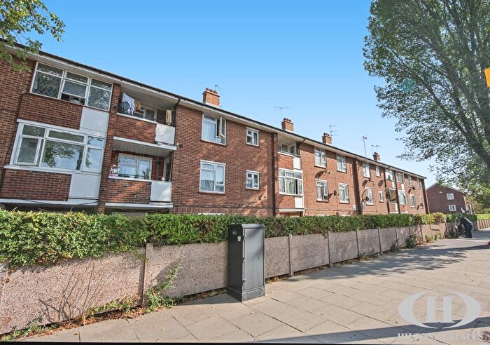 3 Bedroom Flat For Sale In The Broadway, Southall, UB1