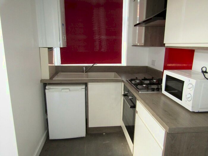 2 Bedroom Flat To Rent In Waterloo Road, Blackpool, Lancashire, FY4