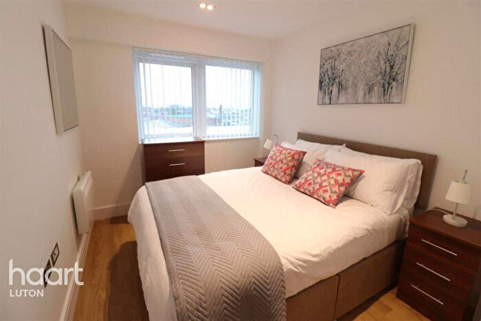 2 Bedroom Apartment To Rent In Laporte Way, Luton, LU4