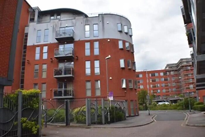 2 Bedroom Apartment To Rent In Ahlux Court, Leeds City Centre, LS2