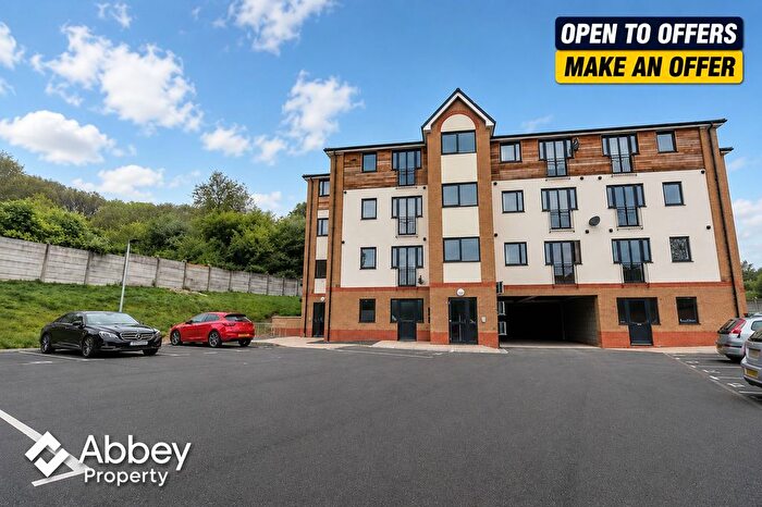 1 Bedroom Flat To Rent In Mulberry Close, Earls Court Mulberry Close, LU1